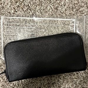 Mary Kay Essential Brush Collection